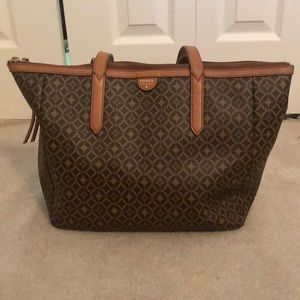 Fossil tote